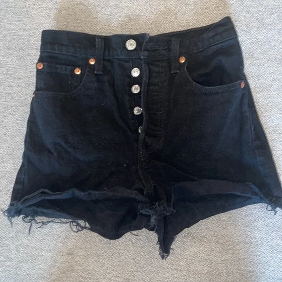 LEVIS Ribcage Short Black - Picture 2 of 3